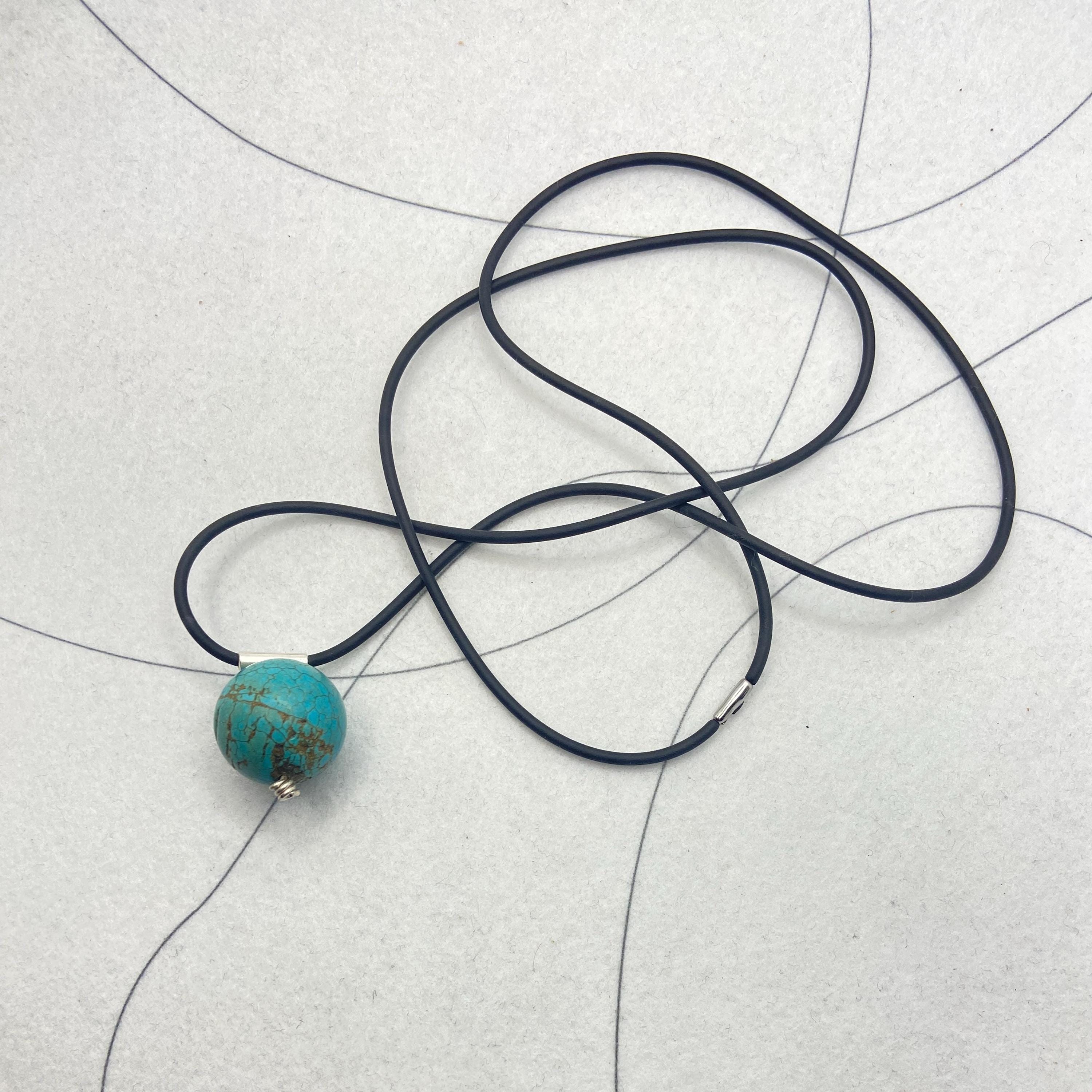 Turquoise Gemstone jumper necklace on 60 cm on adjustable silicone cord