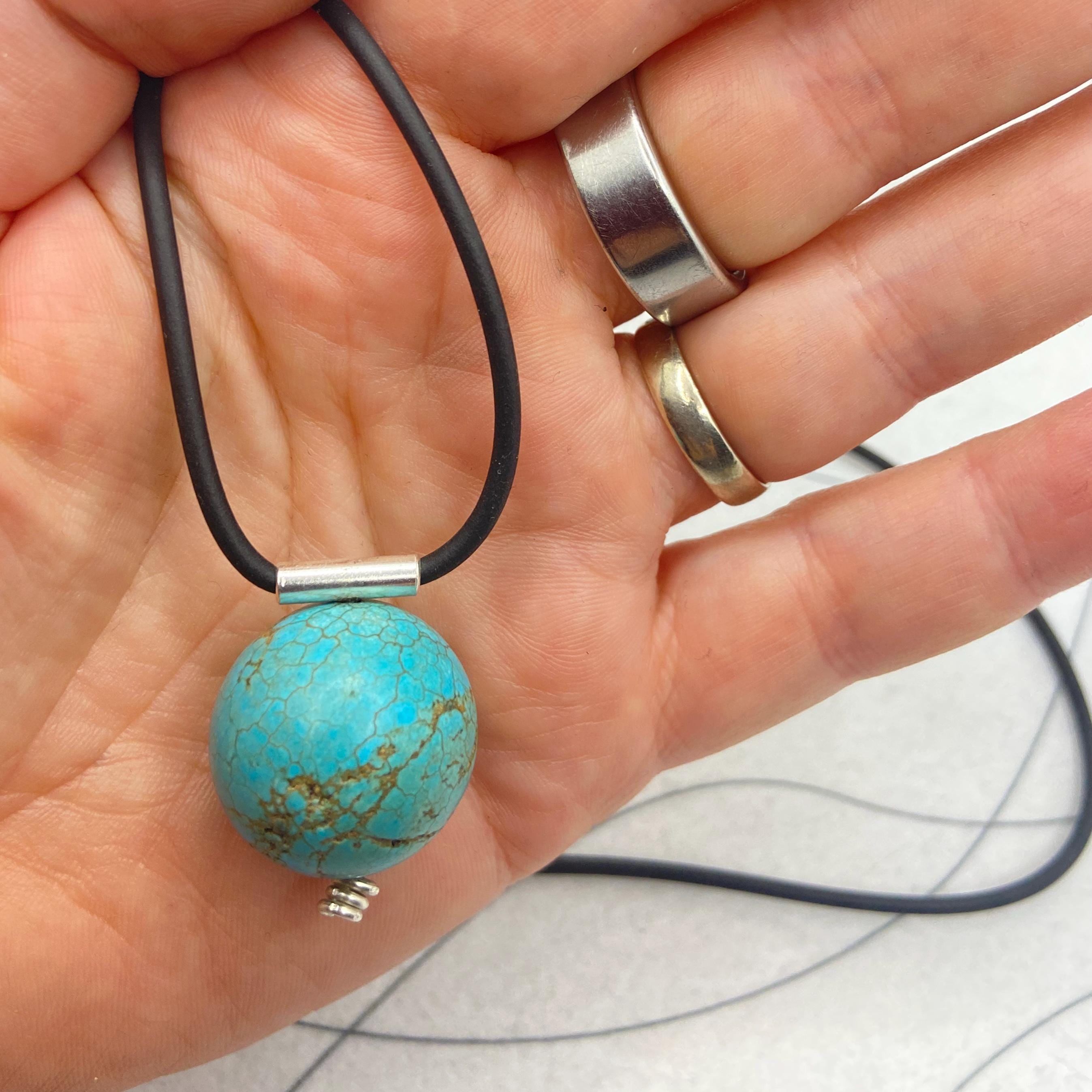 Turquoise Gemstone jumper necklace on 60 cm on adjustable silicone cord